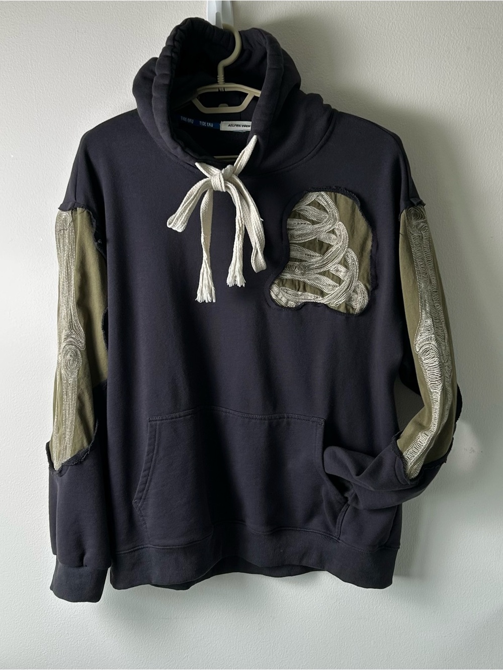 Aelfric Eden Hoodie Sweatshirt Mens Large Distressed Streetwear Pullover Grunge